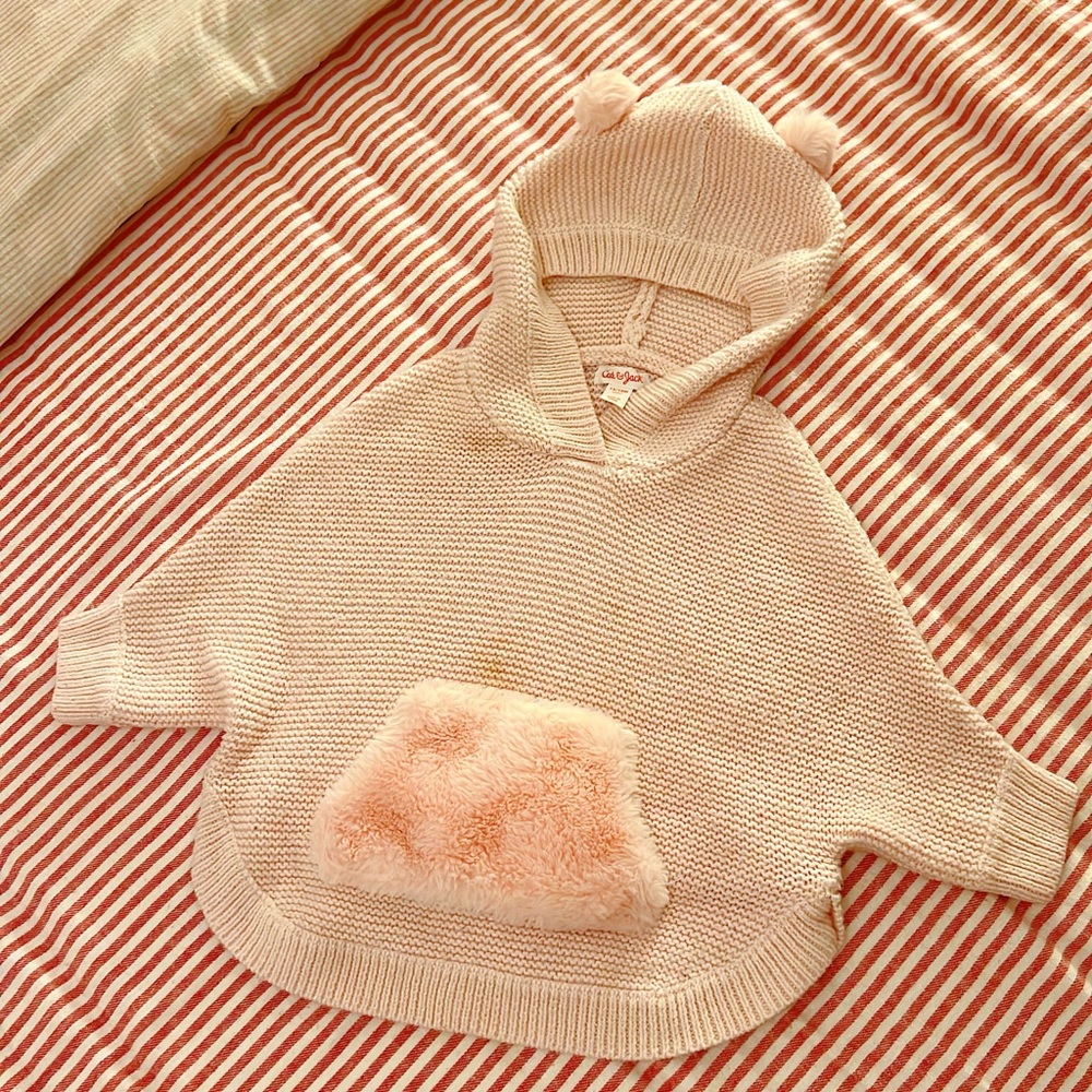 【sold】Cat & Jack Girls Furry Kangaroo Pocket Shiny Glitter Long Sleeve Sweate